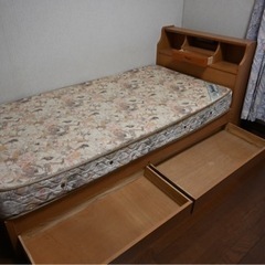 ベッドフレーム&マットレス　セットの画像