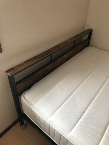 ダブルベッド