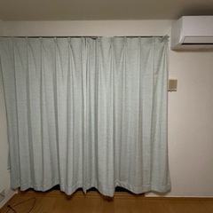 カーテンの画像