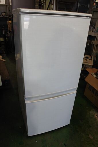 SHARP 17年式 SJ-D14C-W 137L 冷蔵庫 単身サイズ エリア格安配達 11*28