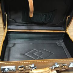 お取引き中です【ジャンク品】本皮スーツケースの画像