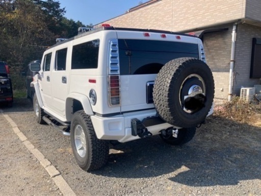 ハマーH2 スペアタイヤとその取り付けてる部分