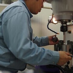 【週払い可】【津市安濃町】自動車のドア枠製造◎コツコツ作業が好き...