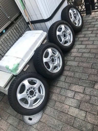 軽自動車スタッドレスタイヤ&アルミSET、2018生産タイヤ。アルミは古いです。