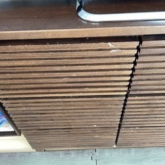 木製のキャビネットの画像