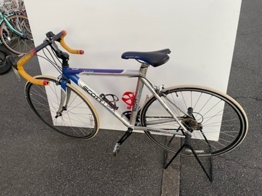 ロードバイク　シルバー（24段変速）　SCOTT　USA