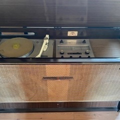 今月で締切。レトロなステレオ　レコードプレーヤー