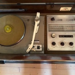 今月で締切。レトロなステレオ　レコードプレーヤーの画像