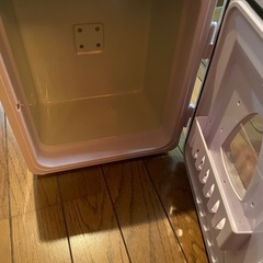 8型の小型温冷庫　冷温　ホワイト美品の画像