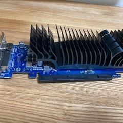 ASUS NVIDIA GT1030 GT1030-SL-2G-BRK グラフィックボードの画像