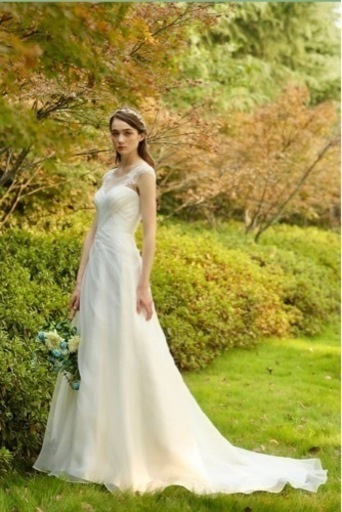 ウェディングドレス　マーメイド・クルミボタン（撮影のみ使用)