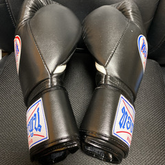 ボクシンググローブ　新品　黒色　