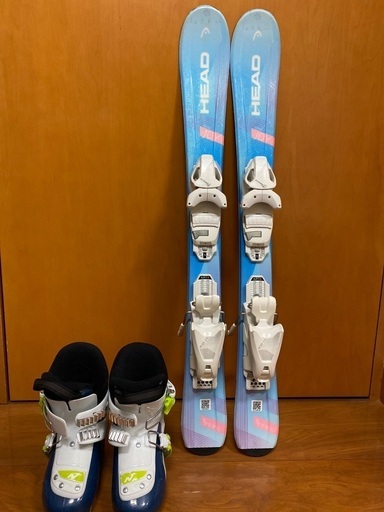 HEADジュニアスキー板とNordicaスキーブーツ