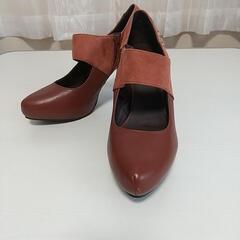 茶色パンプス