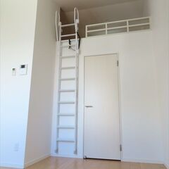 住まいる賃貸🏠M　❣初期費用10万円パック♪♪（入居月フリーレントの特典付き！）　室内がとても綺麗です♪　(1K＋ロフト) − 神奈川県
