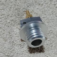 オイルフィーラーキャップ(銀)　未使用の画像