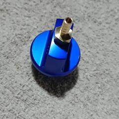オイルフィーラーキャップ(青)　未使用の画像