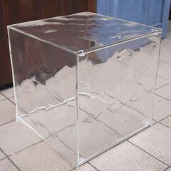 イタリアのデザイナーズ家具ブランドKARTELL(カルテル)のOPTIC