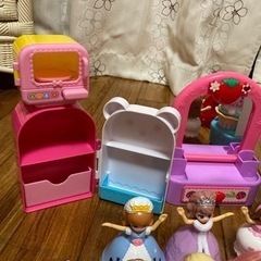 女の子のおもちゃまとめ売りの画像