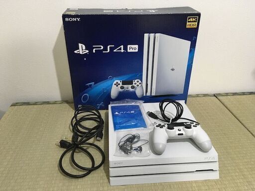 【値下げ】PlayStation 4 Pro 1TB グレイシャー・ホワイトお譲りします