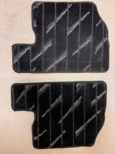 s15 純正フロアマット後部座席