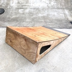 スケートボード　キッカー　ジャンプ台　ランプ　オーリーの画像