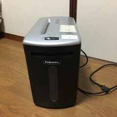 お迎えされましたシュレッダー　②