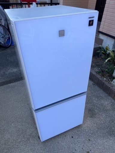 お薦め品‼️激安‼️シャープ ガラストップ 冷蔵庫137L どっちもつけかえドア プラズマクラスター搭載 2016年