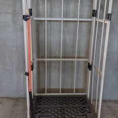 もう一台出ました！【ダイフク】かご台車　カーゴテーナ(床板樹脂タイプ)