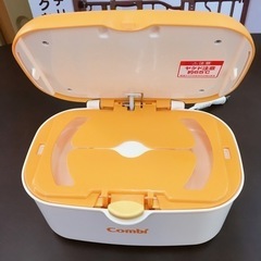 無料！クイックウォーマー①◎✨おしりふきあたため器✨コンビ　2010年製　箱付き✨オレンジ✨動作確認済✨中古品【こちらは店舗です。浜村鹿野温泉ICから3分 買取本舗 宮本リサイクル 営業時間９～１９時 定休日水曜のみ←連絡できませんm(_ _)m】の画像