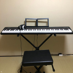 電子ピアノ　Roland