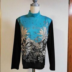 韓国製　長袖カットソー　花柄　ハイネック