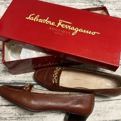 SALE フェラガモパンプスSalvatore Ferragamo