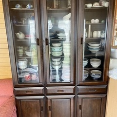 0円 あげます！ ガラス入り木製 食器棚