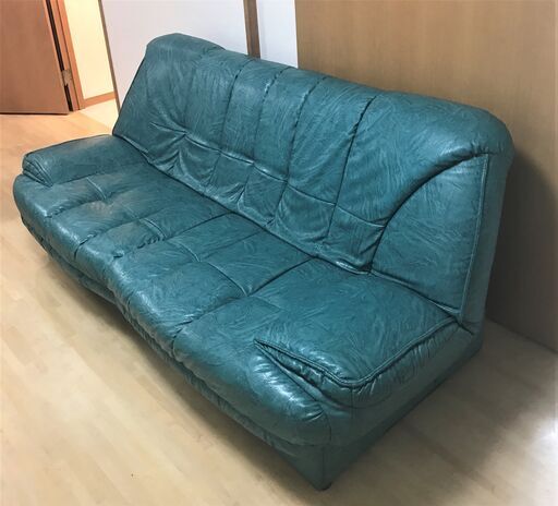 極備品　３人掛けソファーベッド