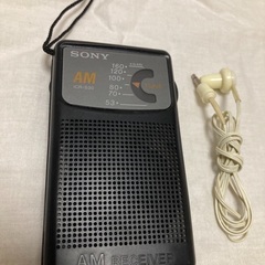 AM ポータブルラジオ　イヤホン付き中古の画像