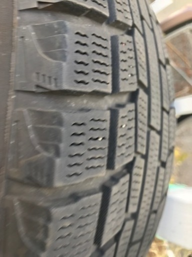 スタッドレスタイヤ　215/65 R16 98Q