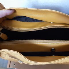 【値下げしました（2回目）】革のハンドバッグ　オーストリッチ　中古品（未使用に近い）の画像