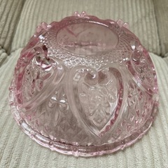 ガラス　皿　ピンクの画像