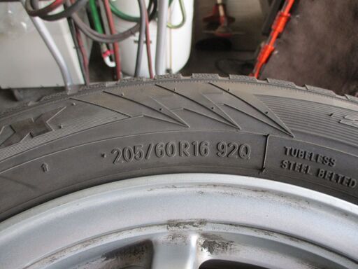 205/60R16スタッドレスタイヤ