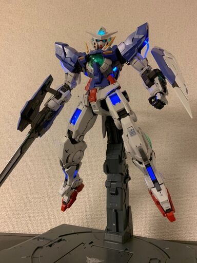 【完成品】PG 1/60 ガンダムエクシア (LIGHTING MODEL)