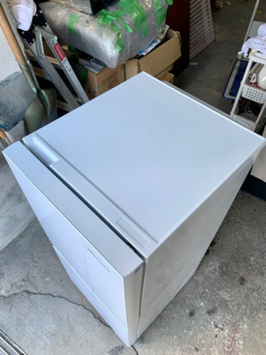 札幌市内配送無料 3ヶ月保証 美品 2019年製 ハイセンス 2ドア冷凍冷蔵庫 134L 強化ガラスドア HR-G13A-W