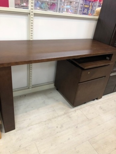 取りに来れる方限定！飛騨産業のデスクです！