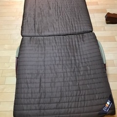 折り畳みベッドの画像