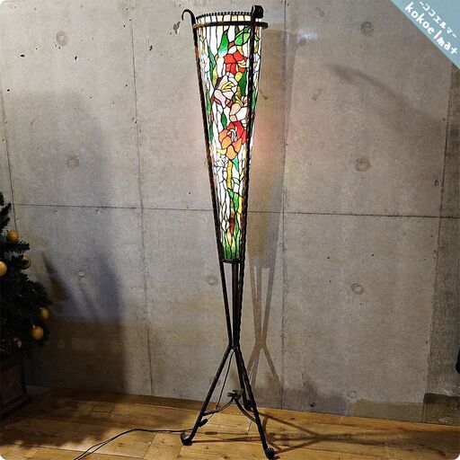 SYNDICAT VERRIER(サンディカヴァリエール)のシンビジウムを思わせる色鮮やかな花柄トーチ形ステンドグラスライト。スタイリッシュな形は場所も取らず、お部屋を上質で華やかな空間に。店舗にも♪BK416