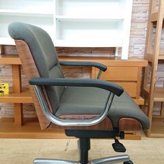 【20万円】ウチダ UCHIDA EX-600 イーエックス-600 シリーズ EX-620 1-229-6000 背ウォールナット色タイプ 布張り ローバック 肘付き アームチェア 検索 ウォールナット ウォルナット プライウッド 内田洋行 エグゼクティブチェア オフィスチェア OAチェア デスクチェア ローズウッド Pollock  ポロックチェア GIROFLEX ジロフレックス ハーマンミラー HermanMiller スチールケース steelcase OKAMURA オカムラの画像