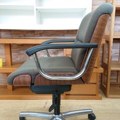 【20万円】ウチダ UCHIDA EX-600 イーエックス-600 シリーズ EX-620 1-229-6000 背ウォールナット色タイプ 布張り ローバック 肘付き アームチェア 検索 ウォールナット ウォルナット プライウッド 内田洋行 エグゼクティブチェア オフィスチェア OAチェア デスクチェア ローズウッド Pollock  ポロックチェア GIROFLEX ジロフレックス ハーマンミラー HermanMiller スチールケース steelcase OKAMURA オカムラの画像