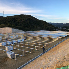 太陽光発電所　架台　パネル取り付け作業　16000円