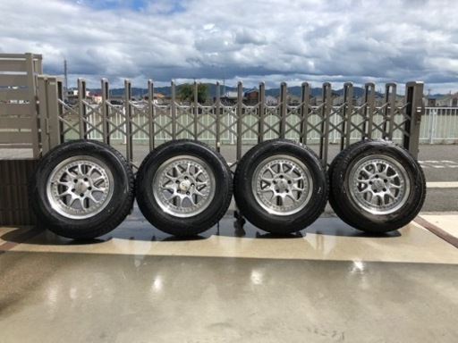 デリカD5で使用してました　BLITZホイール