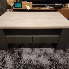 で人気品切れ中テーブル